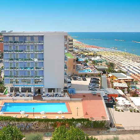 Hotel Majestic Pesaro Kültér fotó